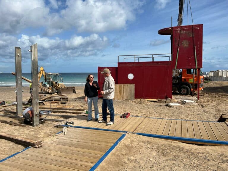 El Ayuntamiento actúa en Playa Blanca para mejorar la accesibilidad y la seguridad