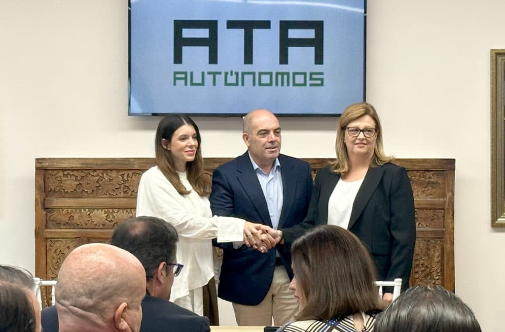 Un convenio para fortalecer el comercio local y a los autónomos