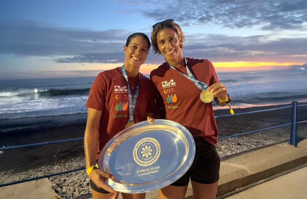 Alba Alonso e Iballa Ruano lideran a España hacia un nuevo título mundial por equipos en SUP