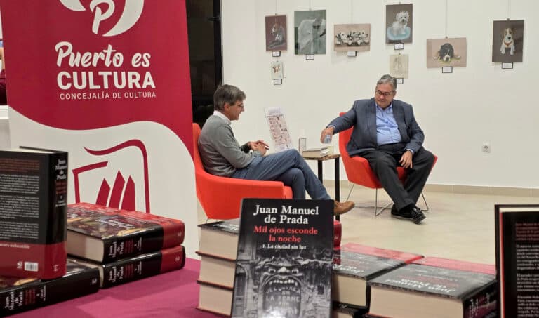“Esta época fue tan oscura que nadie quiso contar lo que había vivido”: Juan Manuel de Prada cautiva en su cita de Saturnalia Cultural