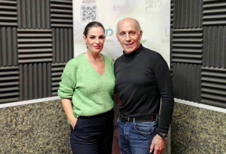 “El doblaje es el arte de que se entienda cada palabra”: Antonio Esquivias comparte su trayectoria y su pasión por la voz en El Tardeo