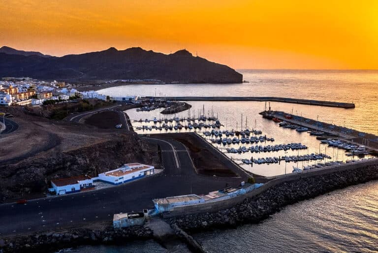 Tuineje insta a Puertos Canarios a incluir el muelle de Gran Tarajal en sus campañas promocionales