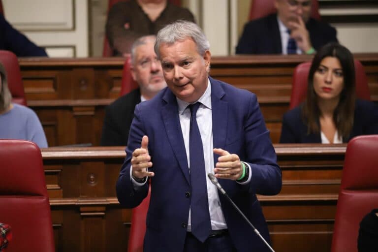 El Parlamento de Canarias rechaza la propuesta socialista para un plan de transformación económica