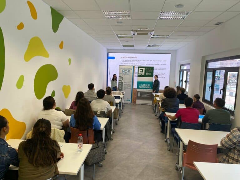 Participantes del programa NOE se especializan en legislación del sector público en Fuerteventura