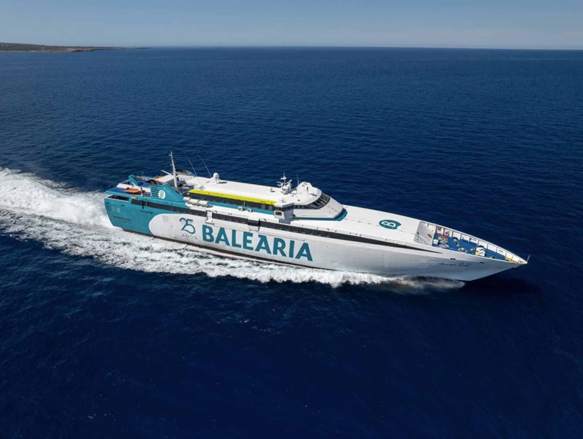 Autorizada la compra de activos de Armas-Trasmediterránea por Balearia en las rutas Península-Canarias