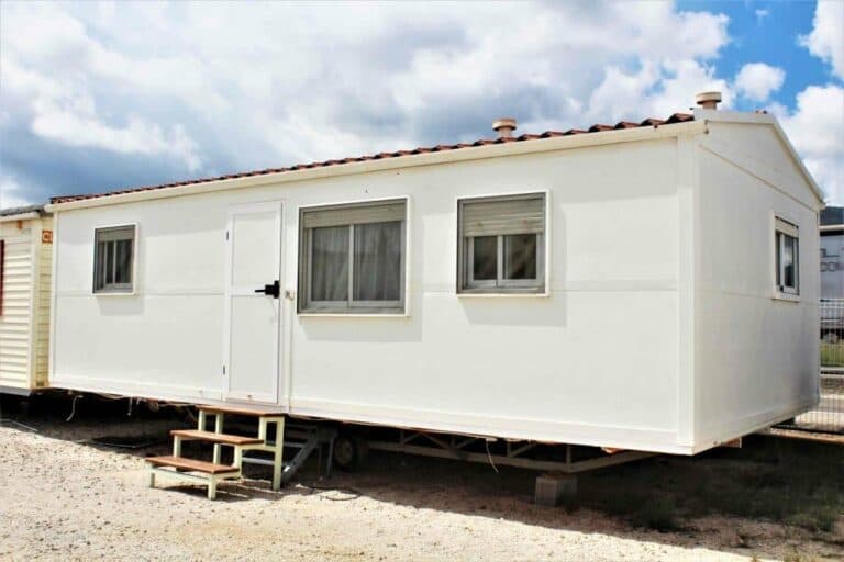 Puerto del Rosario advierte sobre la ilegalidad de las viviendas modulares