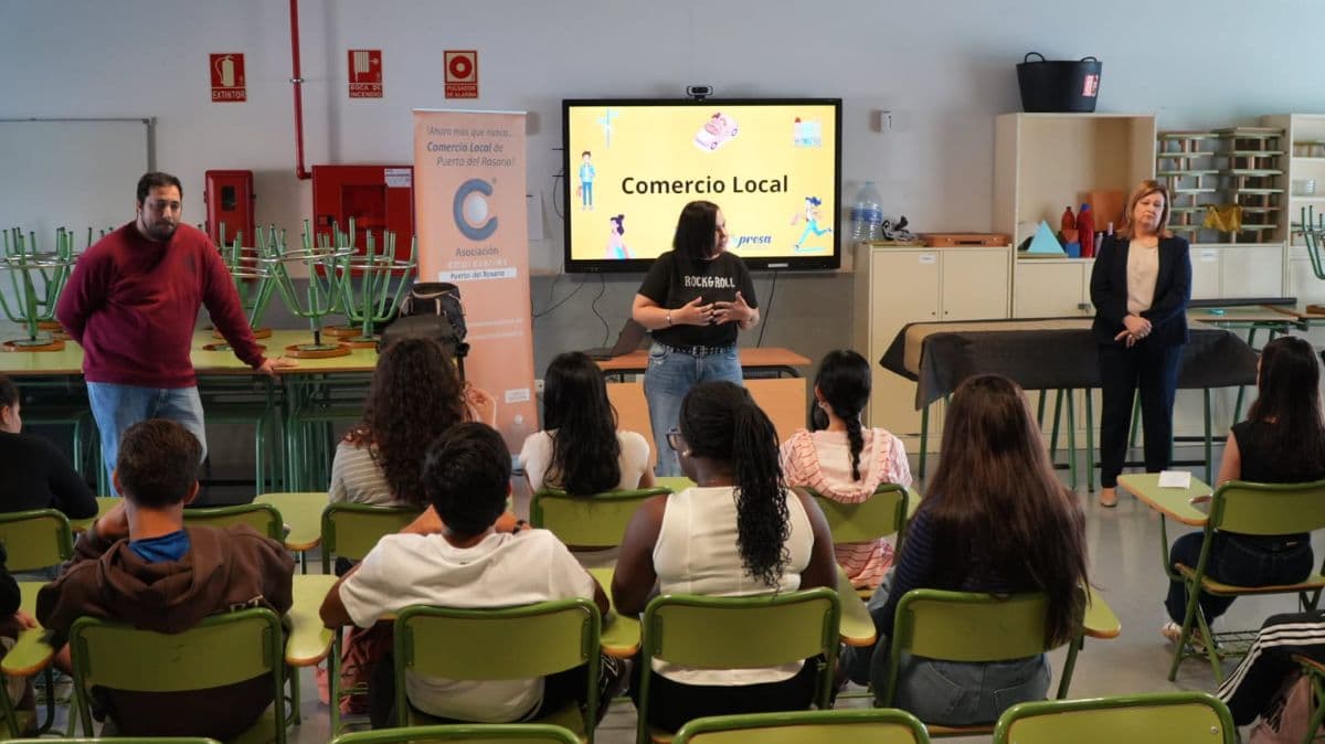 El tejido empresarial de Puerto del Rosario se implica en la orientación profesional de los jóvenes