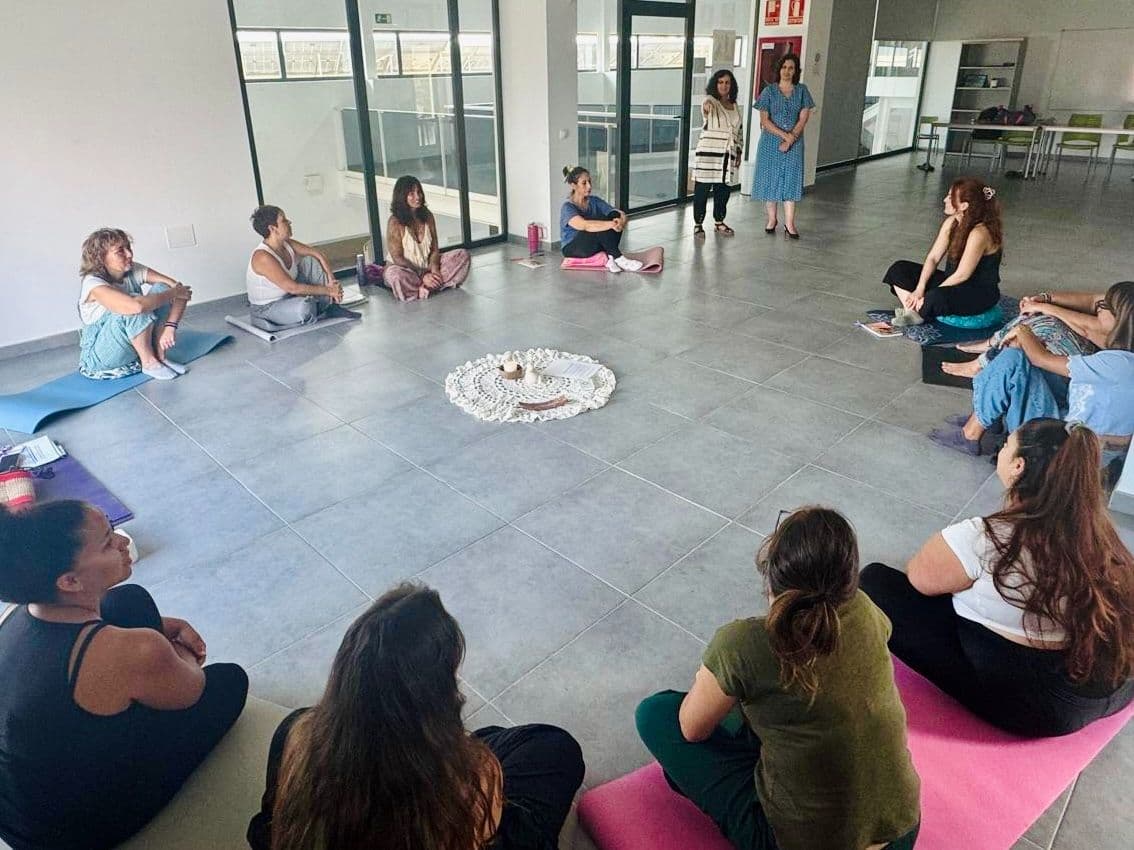 Nace un espacio de escucha y crecimiento personal para 15 mujeres en la capital