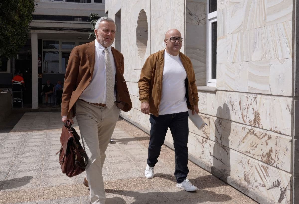 El abogado de Enrique Cerdeña sostiene que «no hay infracciones» tras la declaración del alcalde de Betancuria ante el juzgado