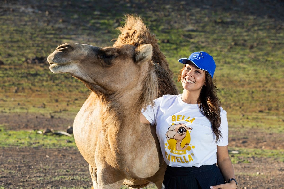 «Bella como una camella»: La moda canaria que busca salvar al camello autóctono