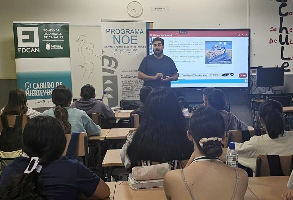 «Llevamos la figura de Juan Ismael a los institutos para que los jóvenes conozcan la cultura artística de su tierra»