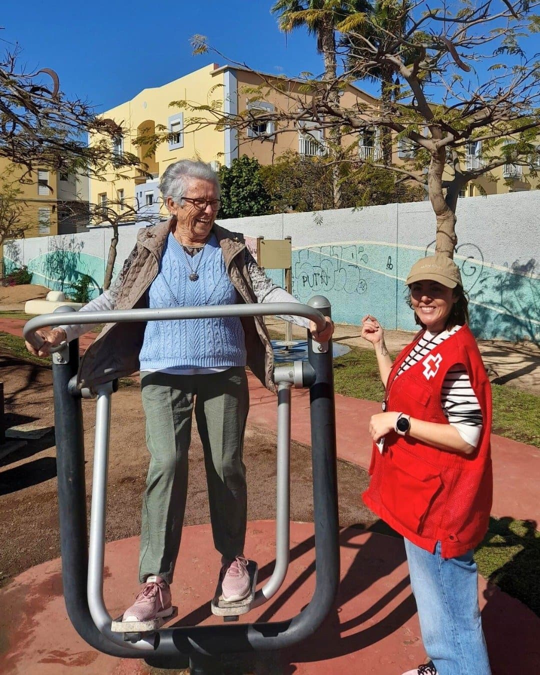 Cruz Roja atiende a más de 24.000 personas vulnerables en Canarias mientras lanza una campaña para visibilizar las «catástrofes cotidianas»