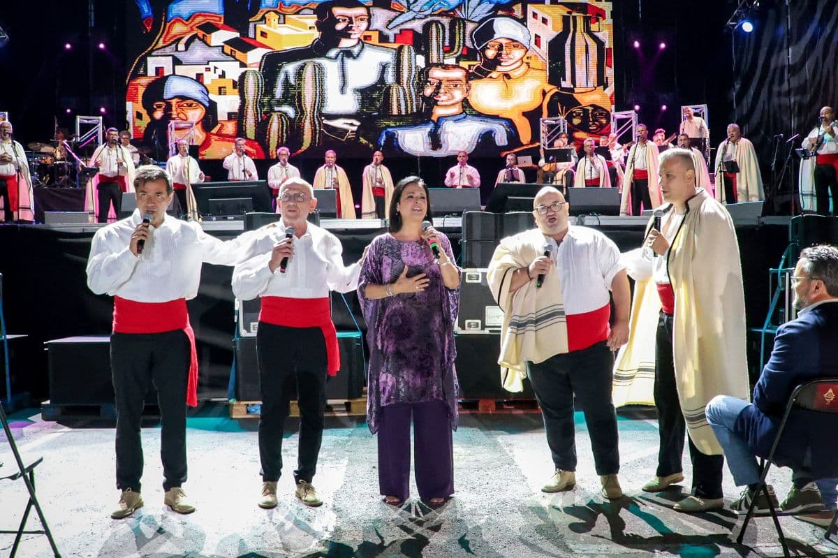 Los Sabandeños y Olga Cerpa unen sus voces en «Balada de Sabanda» este domingo en Fuerteventura