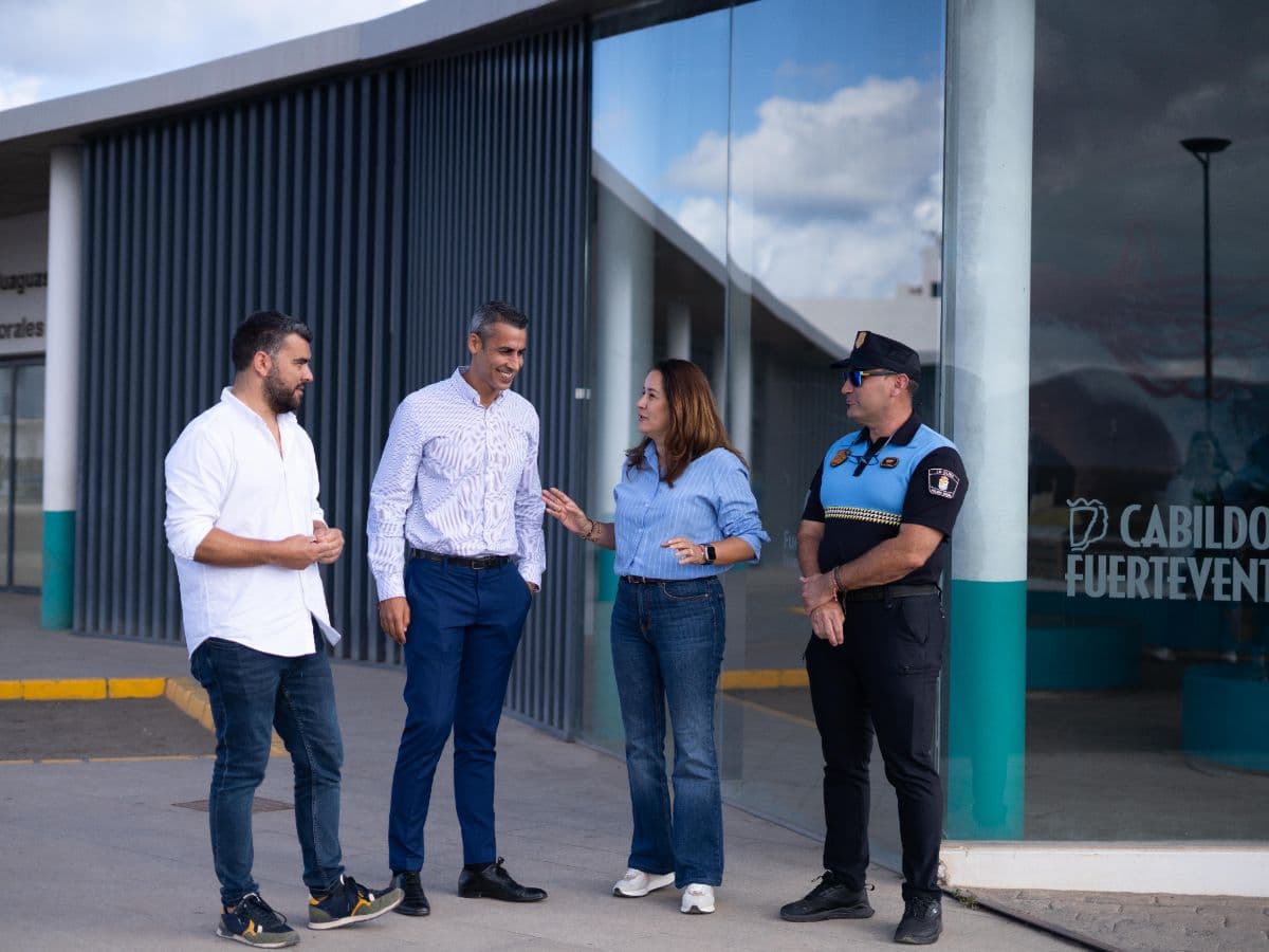 El Cotillo estrena su primera oficina de la Policía Local tras años de demanda vecinal
