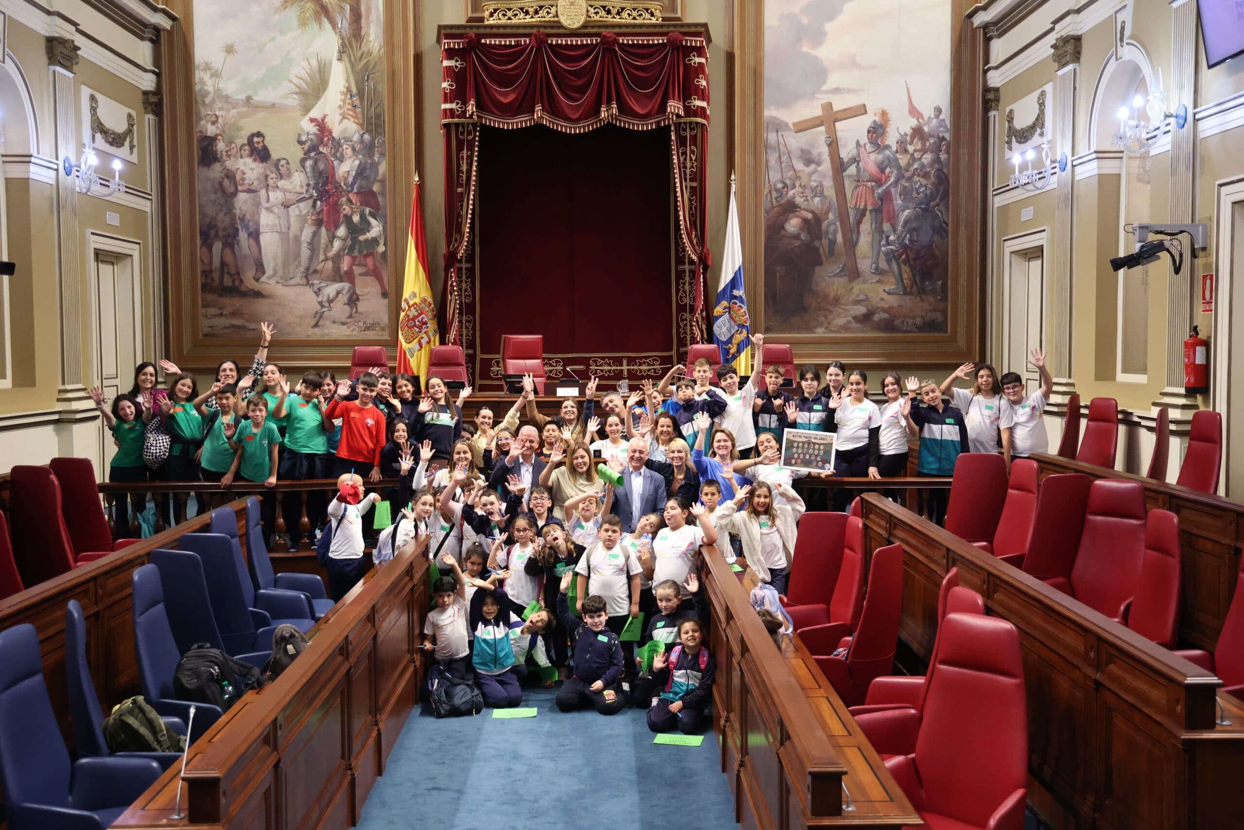Un momento durante el pleno infantil
