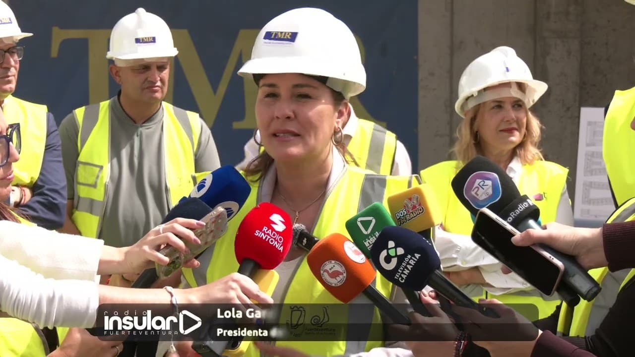 Clavijo coloca la primera piedra, 77 viviendas públicas en La Oliva y inversión de 11,1 millone