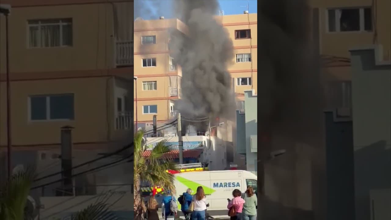 Nuevas imágenes muestran la dimensión del incendio registrado esta mañana en la calle Guanchinerf…