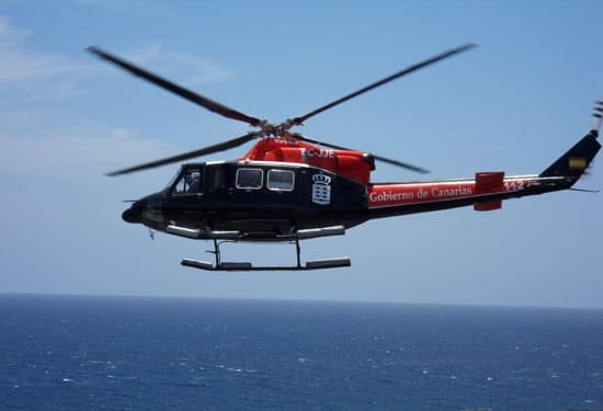 El helicóptero del GES recupera del mar el cuerpo fallecido de una mujer en Fuerteventura
