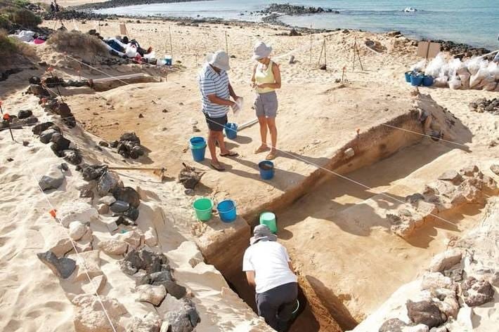 El Cabildo da continuidad a los trabajos arqueológicos en Lobos