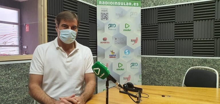 Enseñat exige al Gobierno que asuma el coste del traslado de fallecidos fuera de su isla de residencia