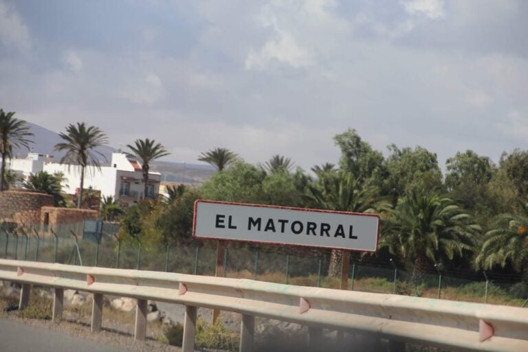 El Partido Popular denuncia el aislamiento del Matorral y exige soluciones de transporte y servicios básicos