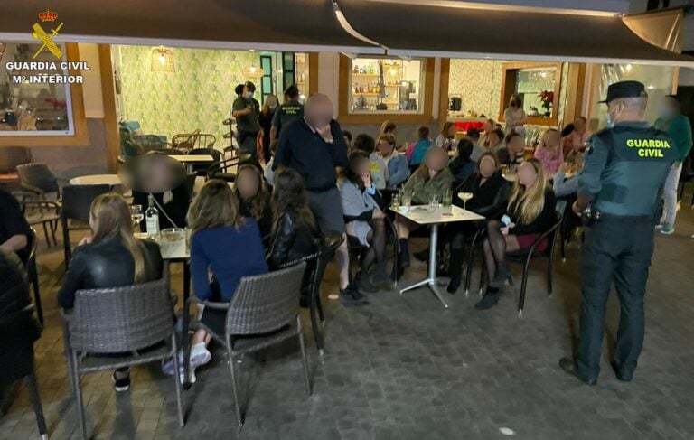 Denunciadas 24 personas y 3 locales en La Oliva por incumplir las medidas COVID