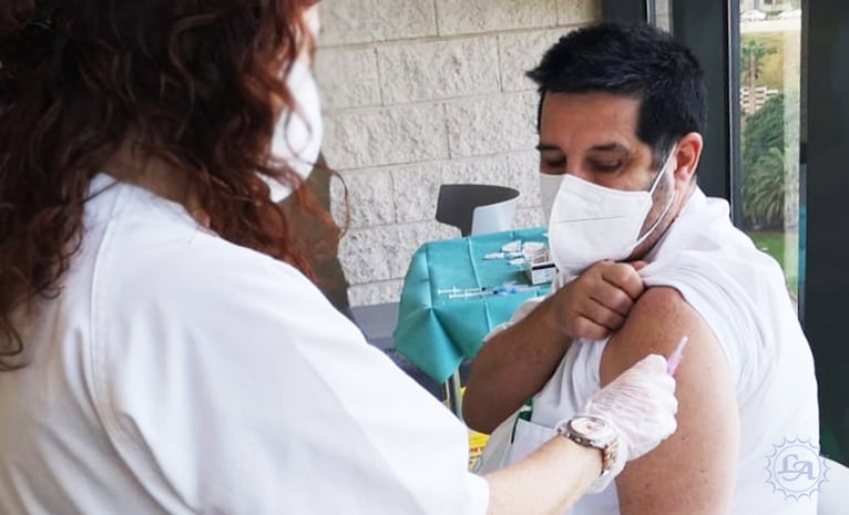 Cerca del 81 % de la población diana en Canarias está vacunada