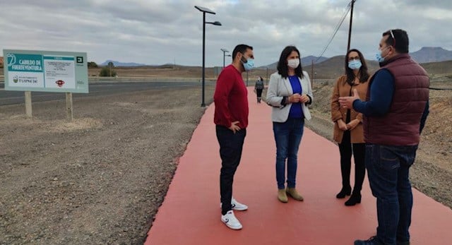 El Cabildo culmina la iluminación fotovoltaica del carril bici entre Las Playitas y Gran Tarajal