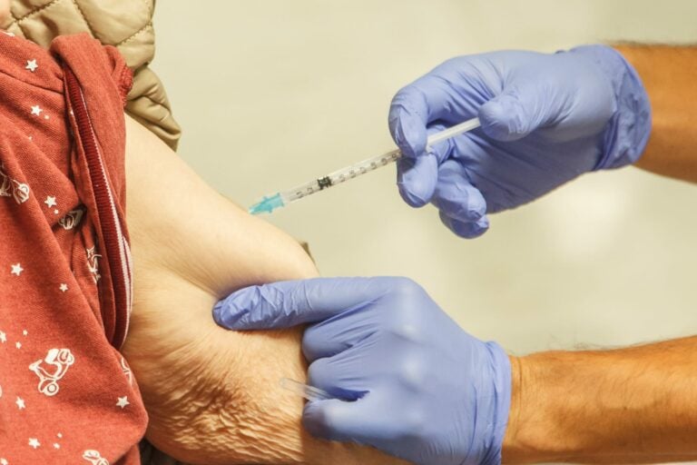 La vacunación contra la gripe incluye por primera vez a niños sanos desde los dos meses