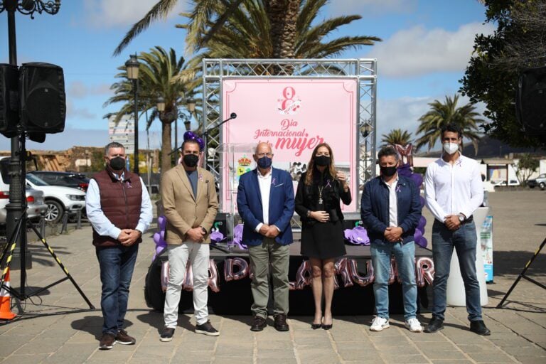 La Oliva celebra el 8M con las actuaciones de El Colorao y Marey Martín