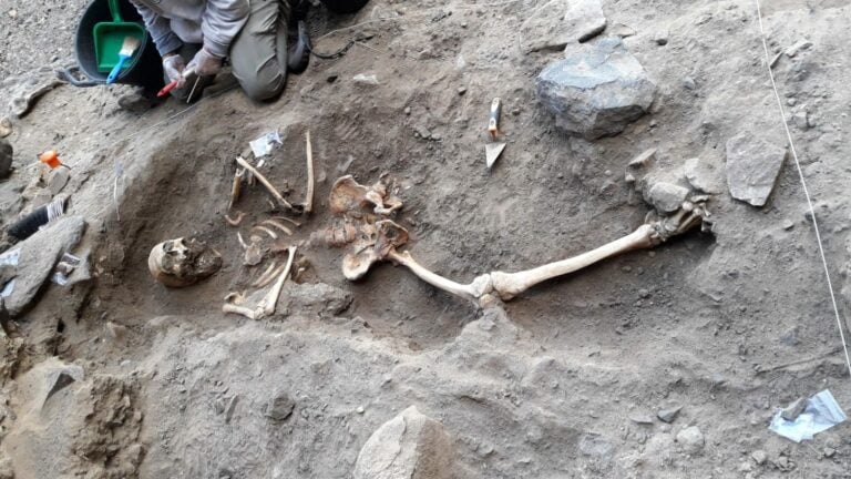 Hallados restos óseos del siglo XVI en una cueva de Betancuria