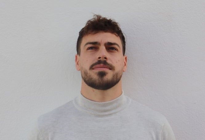 El escritor tinerfeño Yeray Barroso presenta su nuevo poemario en el Centro Bibliotecario Insular