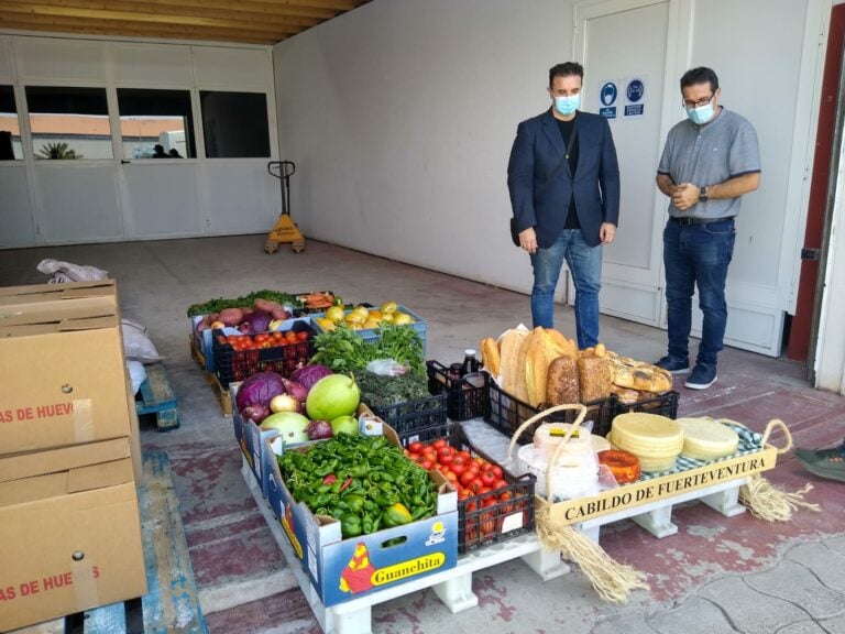 El Cabildo entrega a MCM el excedente del ‘Día de Canarias en tu mesa’