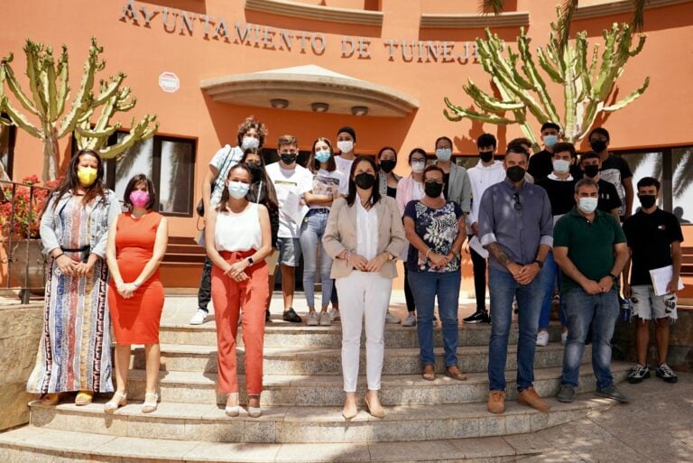 Los estudiantes debaten en el Ayuntamiento de Tuineje sobre la globalización