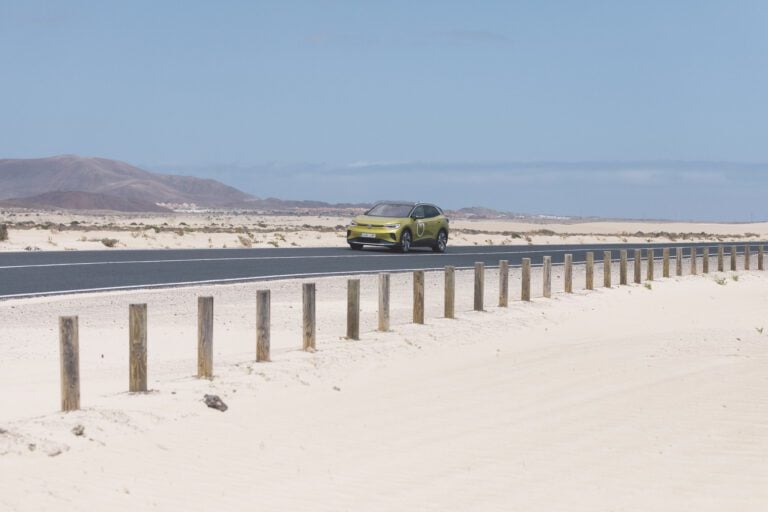 El Volkswagen ID.4 recorre Lanzarote, Fuerteventura y Gran Canaria con tan solo un 48% de la batería