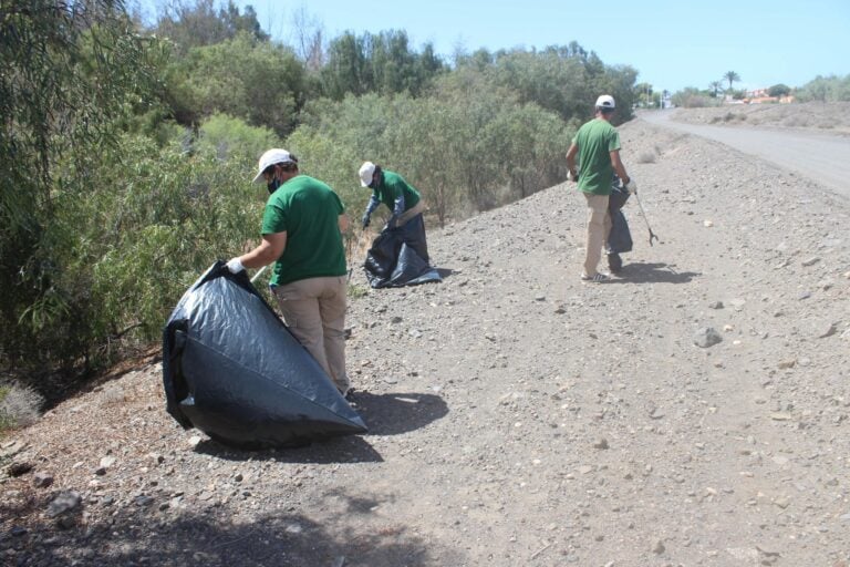 El Cabildo acondiciona el barranco del Valle en Tarajalejo
