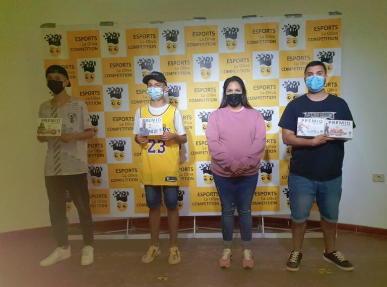 Más de 300 jóvenes disfrutan de la competición de videojuegos Esports La Oliva