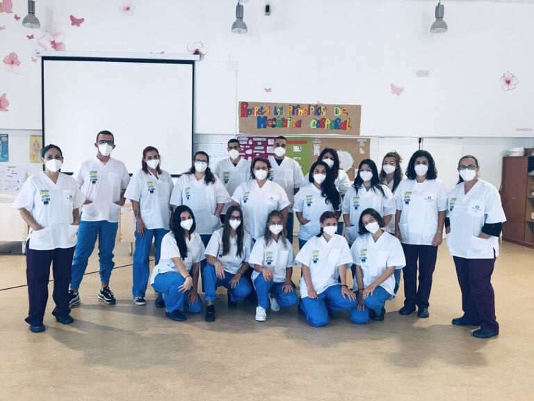 Quince desempleados atienden a colectivos dependientes gracias a un programa del Cabildo