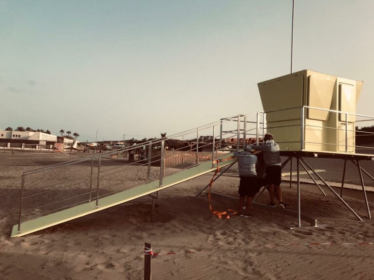 Puerto del Rosario mejora la dotación de infraestructuras y equipamiento en sus playas