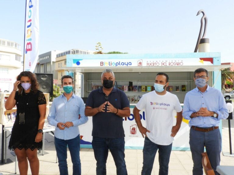 La Biblioplaya abre sus puertas en Los Pozos para soñar e imaginar a través de la lectura