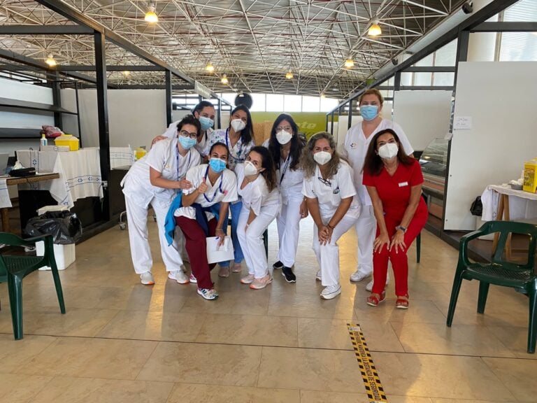 El 80 % de la población diana de Canarias está ya vacunada