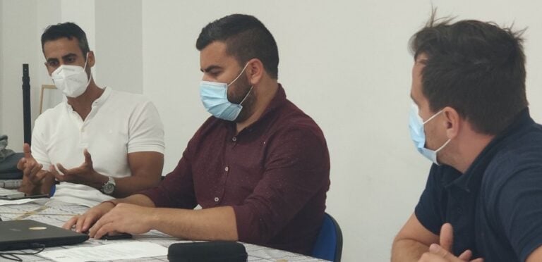 CC La Oliva «salva» la votación para iniciar la licitación del Contrato de Limpieza en los colegios