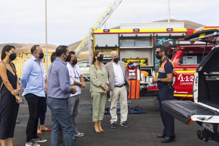 La Oliva más segura con el nuevo y moderno camión de bomberos
