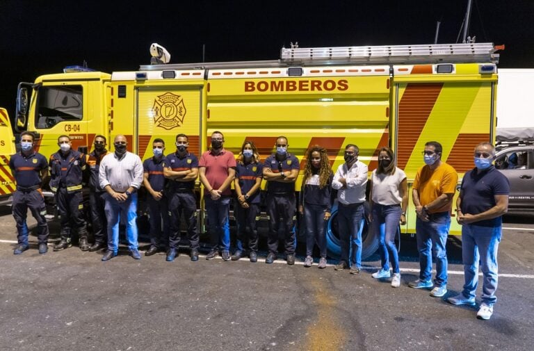 Un dispositivo de Bomberos de Fuerteventura parte hacia La Palma