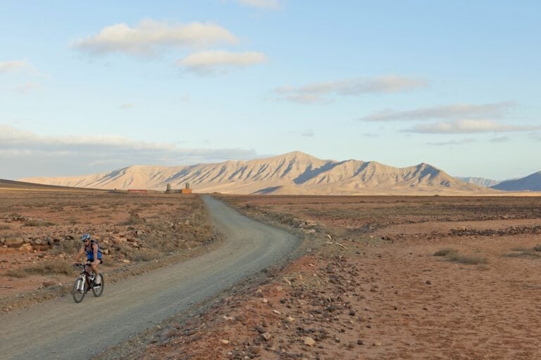 El ayuntamiento pavimentará el camino de Valles de Ortega desde La Corte