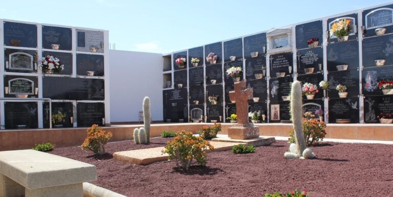 Los cementerios de Puerto del Rosario amplían estos días su horario de visita