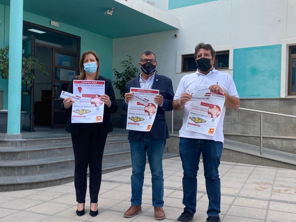 El Cabildo apoya el proyecto solidario ‘En La Palma de nuestra mano’ con la venta de pulseras