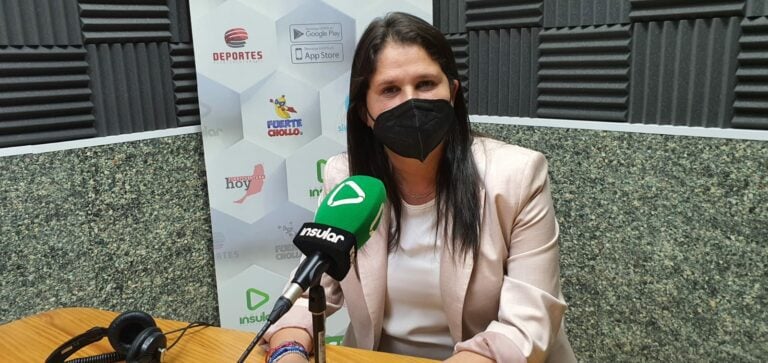 Esther Hernández: «Cuando defiendo a Tuineje, mi camiseta no es de ningún partido»