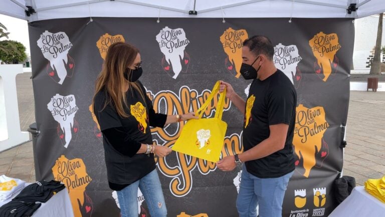 La Oliva pone a la venta camisetas y bolsas a favor de los afectados por el volcán