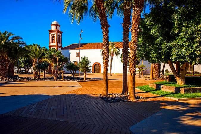 El Encuentro y Venta de Artesanía en Antigua presenta un cartel de espectáculos y actuaciones